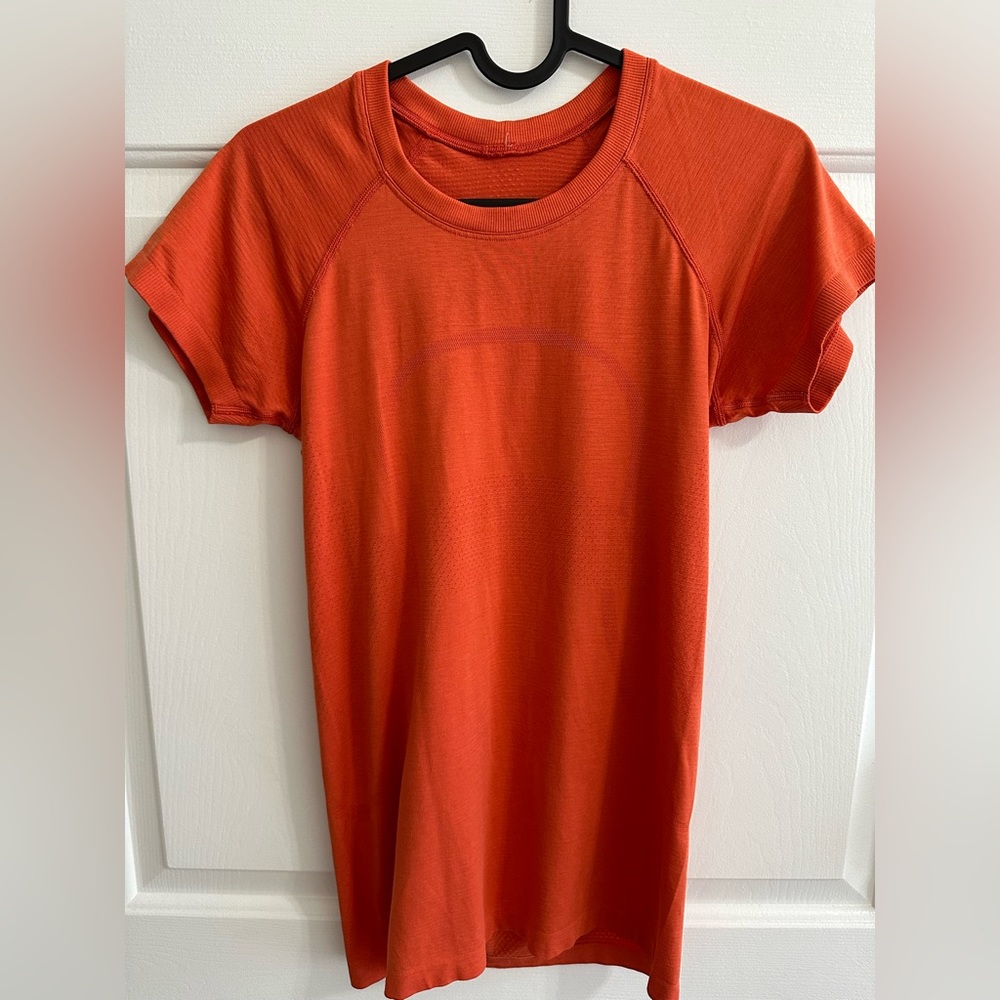 Orange, short-sleeve, Lululemon Swiftly Tech 2.0 shirt — Lululemon — size 6